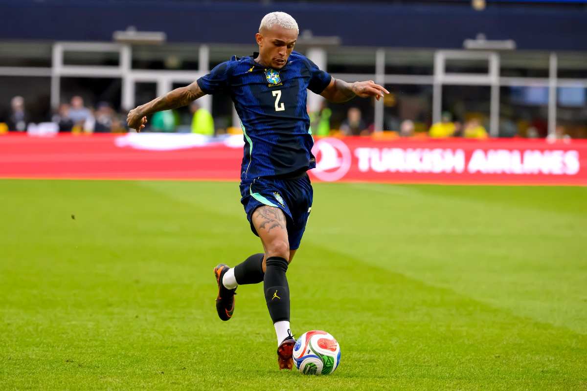 Wesley in azione con la maglia del Brasile