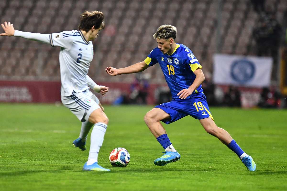 Alajbegovic punta Palestra durante Bosnia-Italia