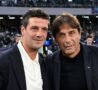 Chivu e Conte si abbracciano a bordo campo