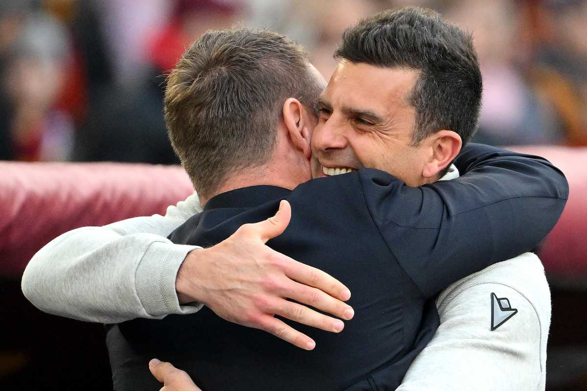 De Rossi e Thiago Motta si abbracciano