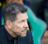 Diego Simeone osserva la partita