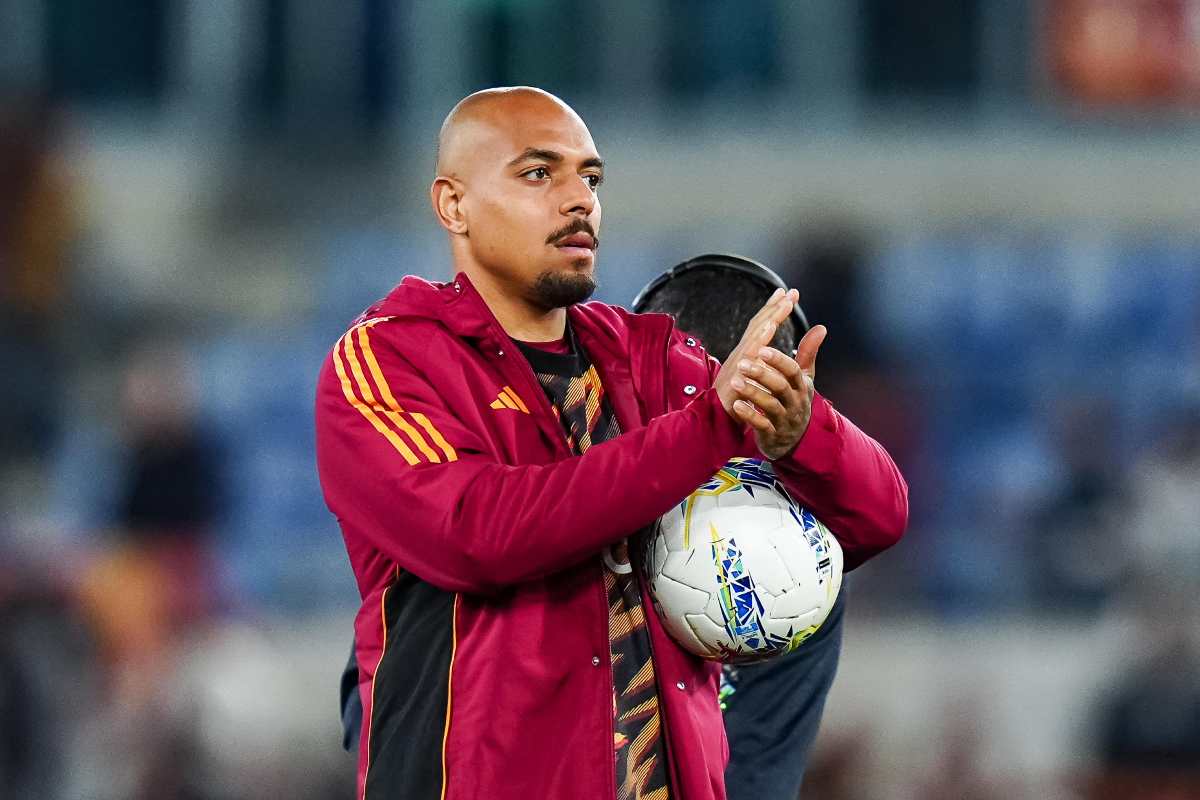 Malen si porta a casa il pallone dopo la tripletta al Pisa