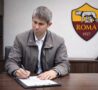 Frederic Massara firma un contratto