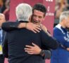 Chivu abbraccia Gasperini prima del match