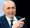 Luciano Spalletti sorride beffardo