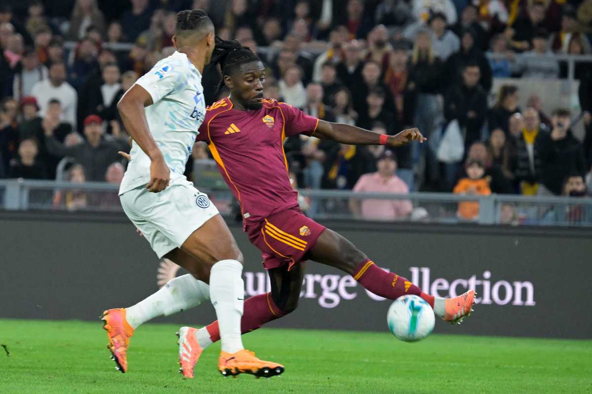 Koné in azione contro l'Inter