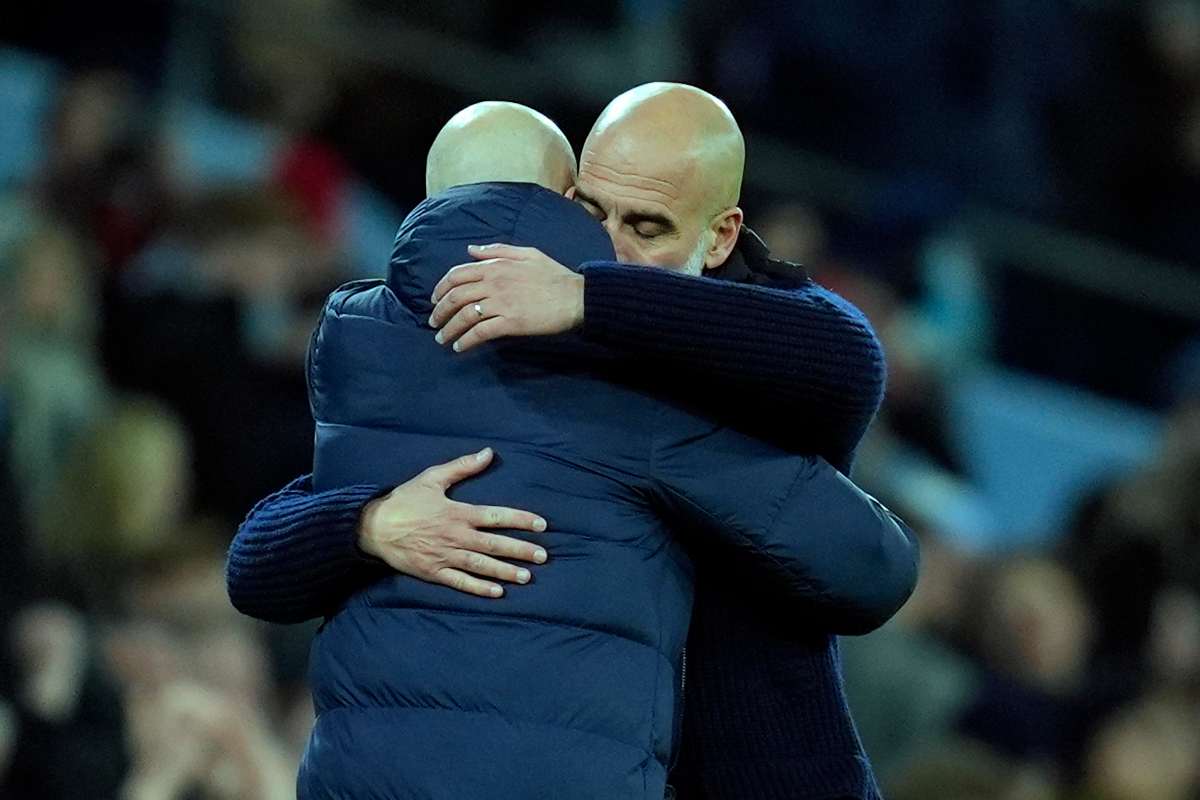 Pep Guardiola abbraccia il suo pupillo