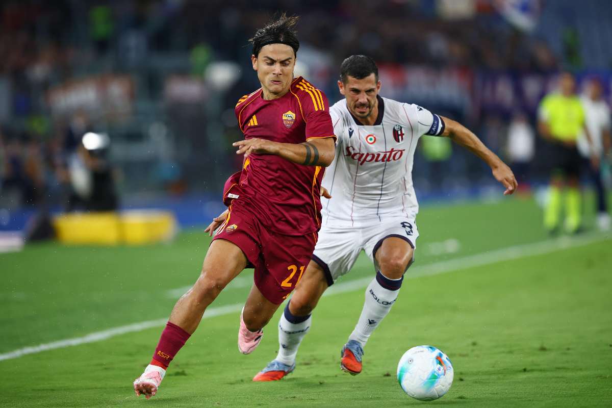 Paulo Dybala in azione contro il Bologna