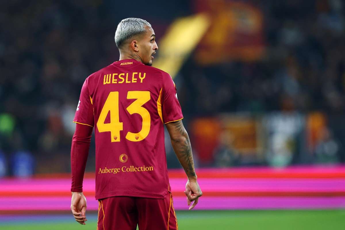 Wesley con la maglia della Roma