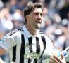 Dusan Vlahovic esulta dopo un gol