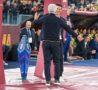 Gasperini e Chivu si abbracciano