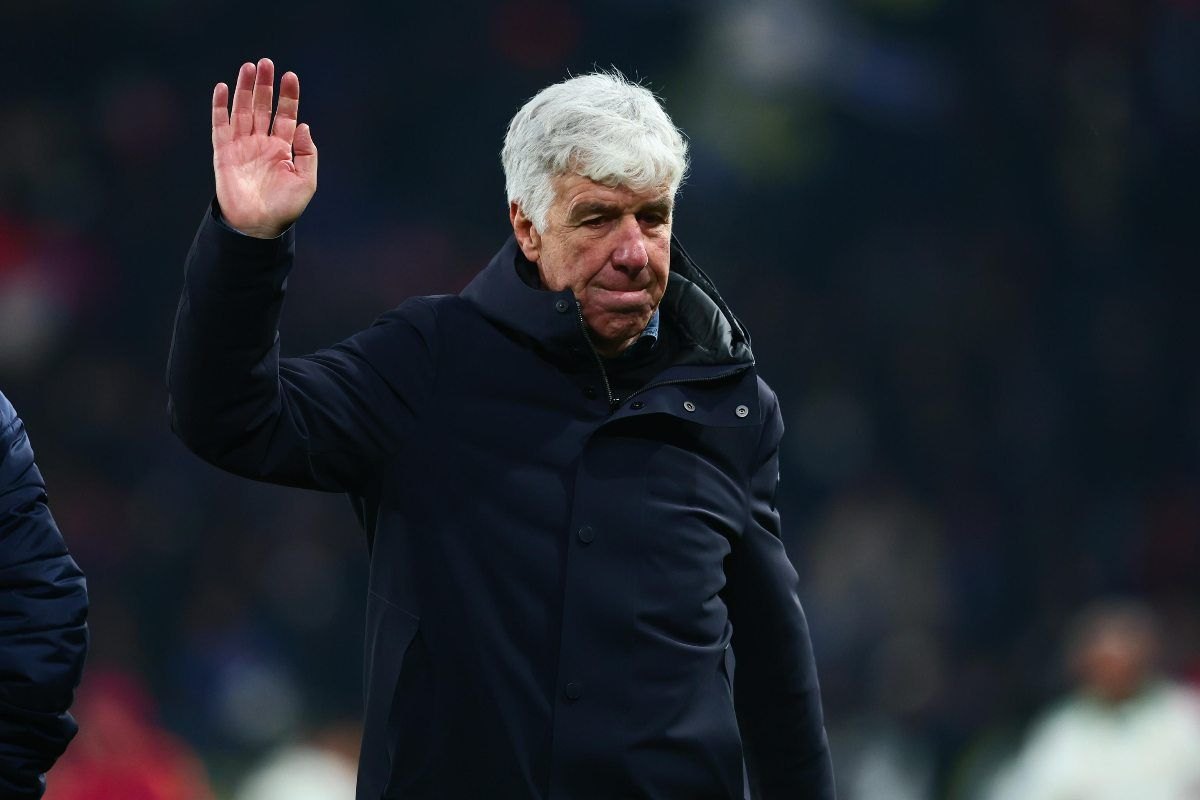 Gasperini saluta i tifosi
