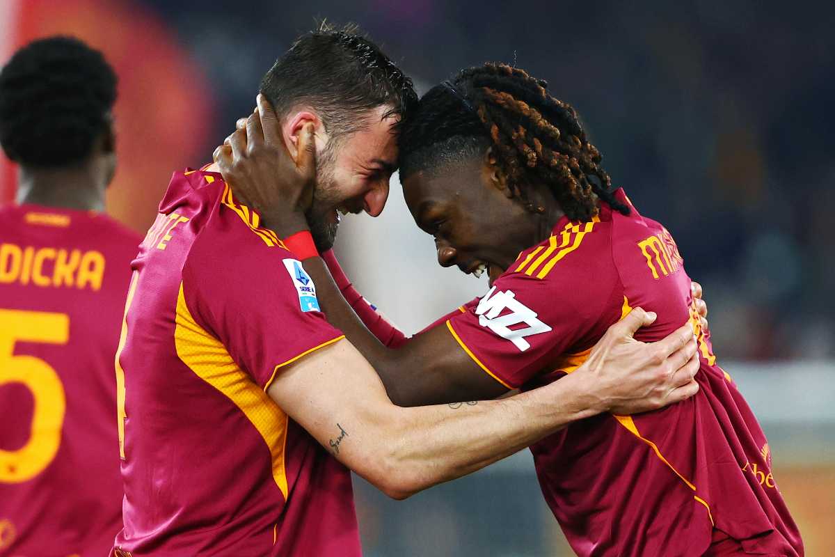 Cristante e Koné esultano dopo un gol