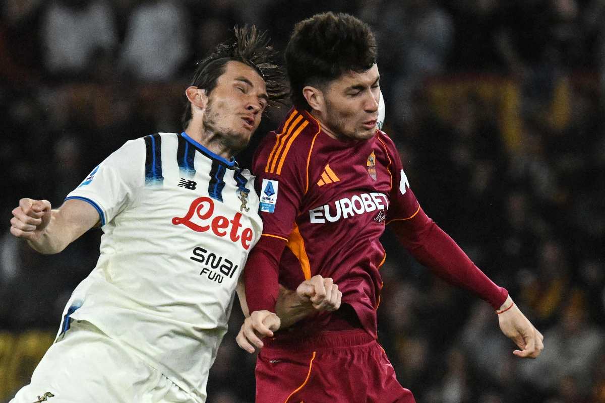 Soulé a contrasto con de Roon