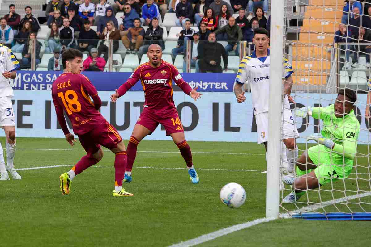 Soulé colpisce il palo in Parma-Roma