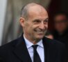 Max Allegri sogghigna a bordo campo