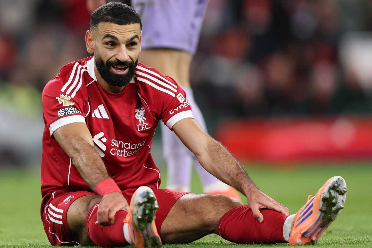 Momo Salah a terra con la maglia del Liverpool