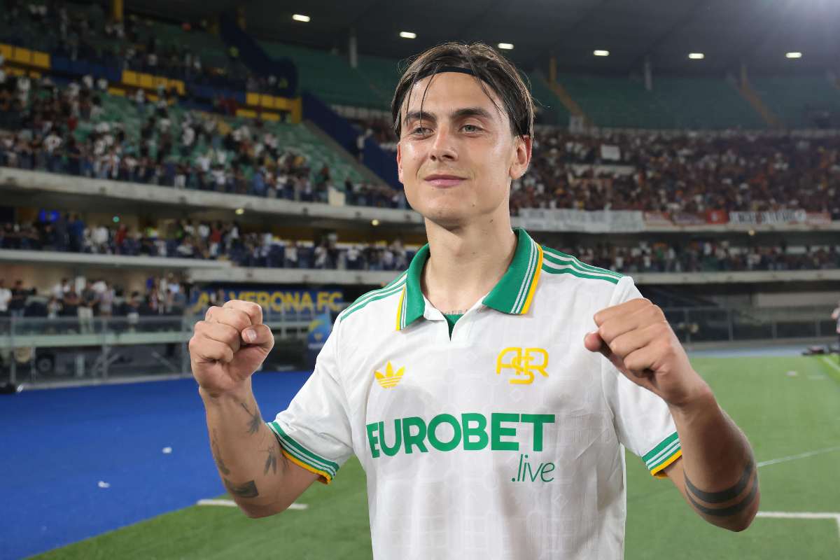 Paulo Dybala esulta a Verona
