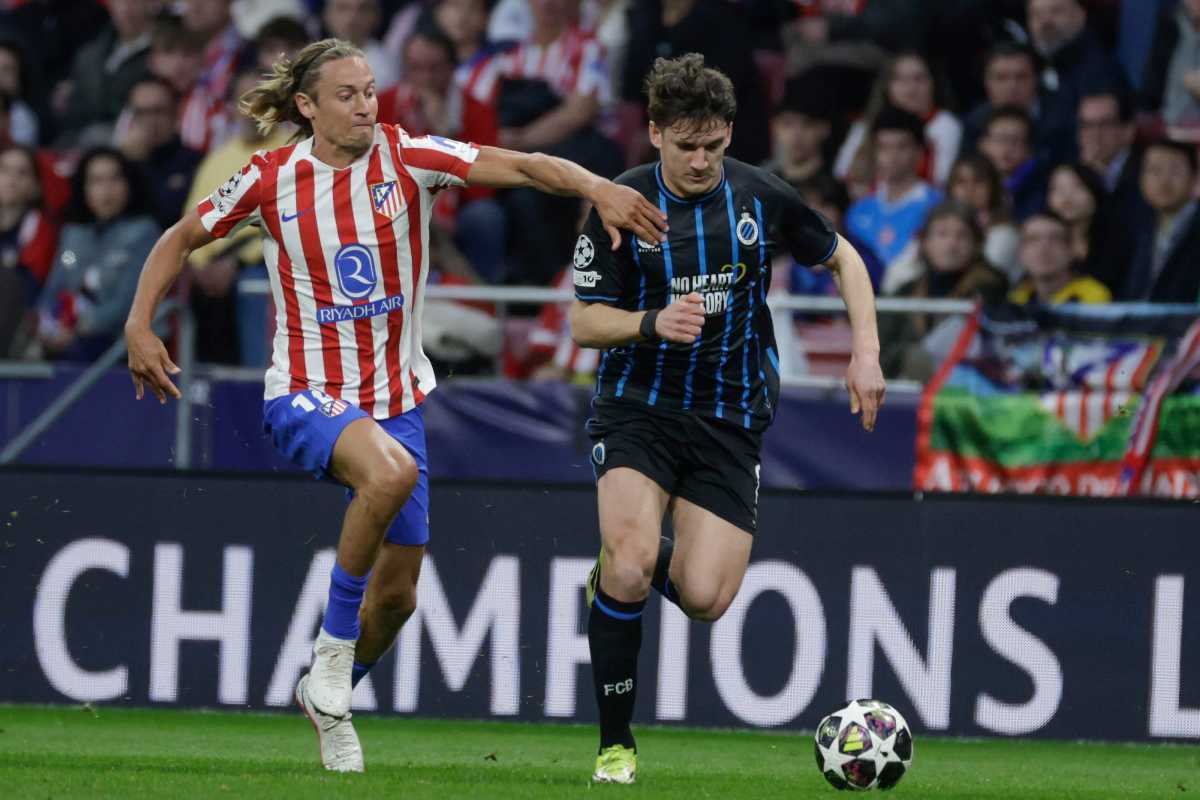 Tzolis in azione contro l'Atletico Madrid