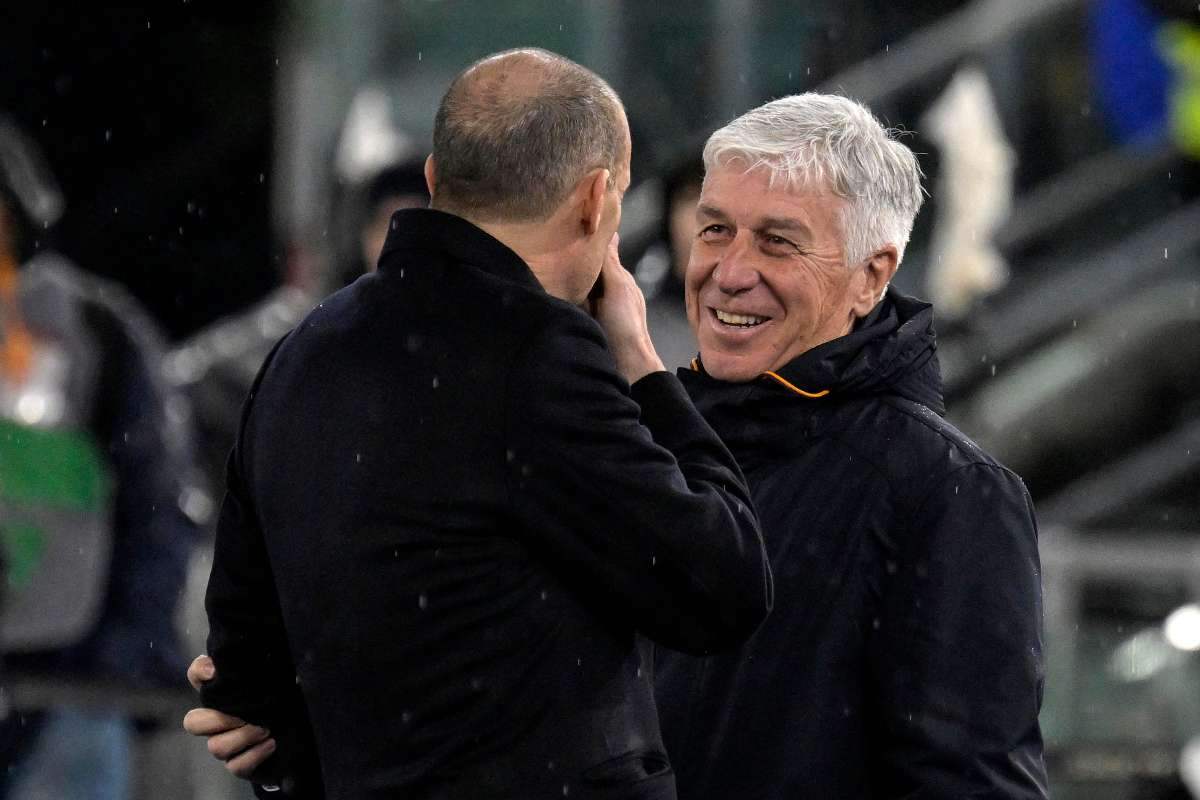 Allegri e Gasperini si abbracciano