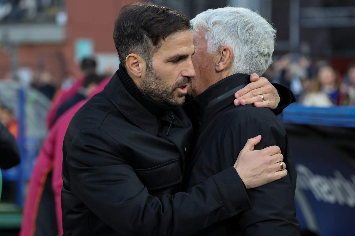 Fabregas e Gasperini si abbracciano