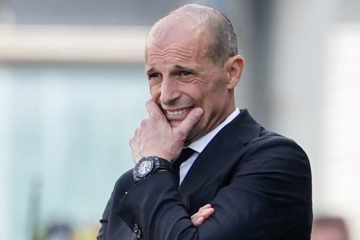 Massimiliano Allegri perplesso in panchina