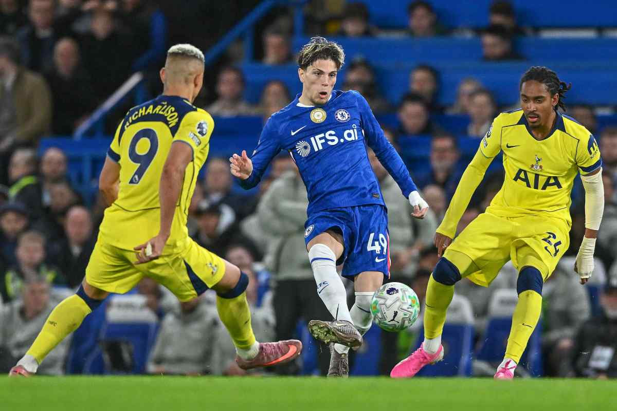 Garnacho in azione durante Chelsea-Tottenham