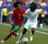 Manu Koné in azione durante Francia-Marocco
