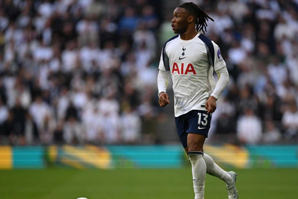 Udogie in azione con il Tottenham