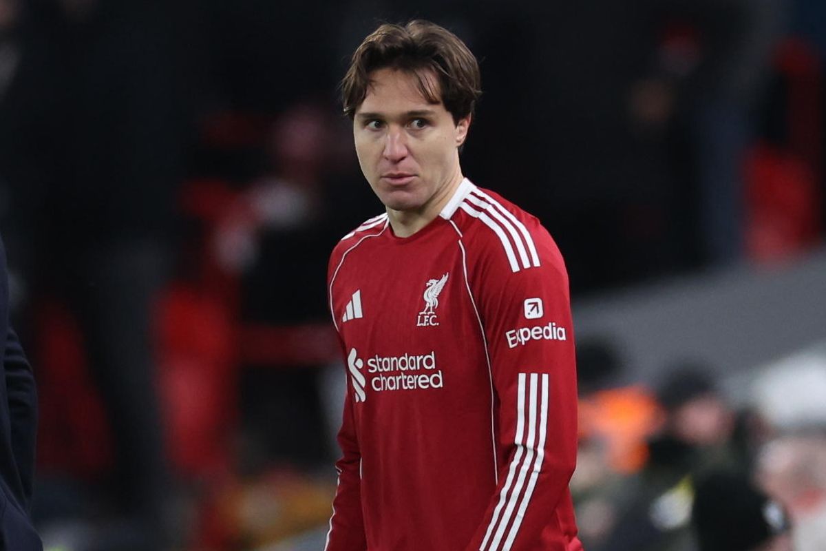 Federico Chiesa con la maglia del Liverpool