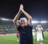 Gasperini rivolge un applauso al suo pubblico