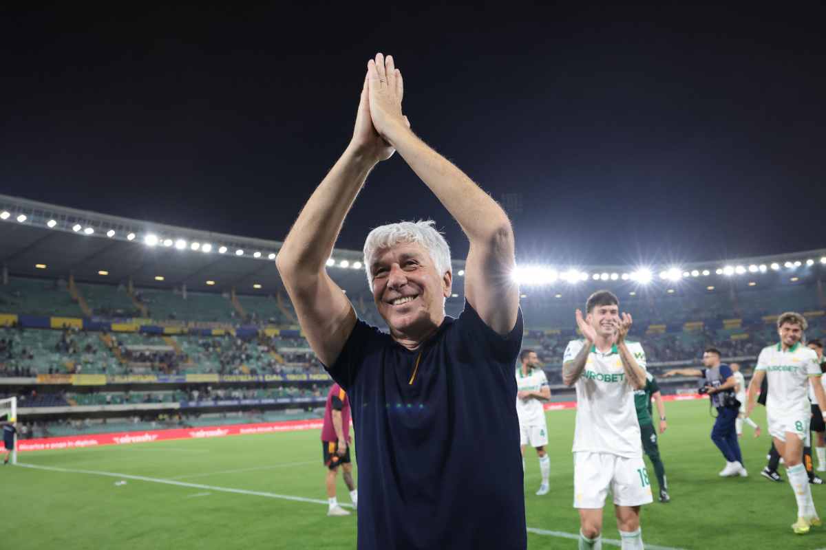 Gasperini rivolge un applauso al suo pubblico