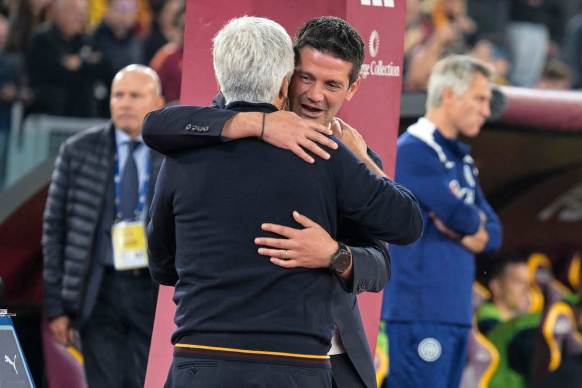 Gasperini e Chivu si abbracciano