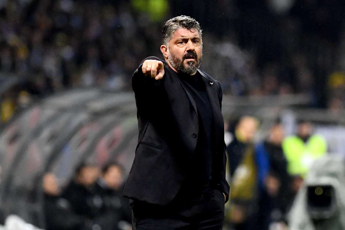 Gennaro Gattuso indica in panchina