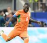 Kessié calcia il pallone