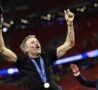 Luis Enrique festeggia la vittoria della Champions League