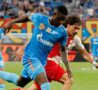Luiz Henrique prova a sgusciare dalla marcatura avversaria