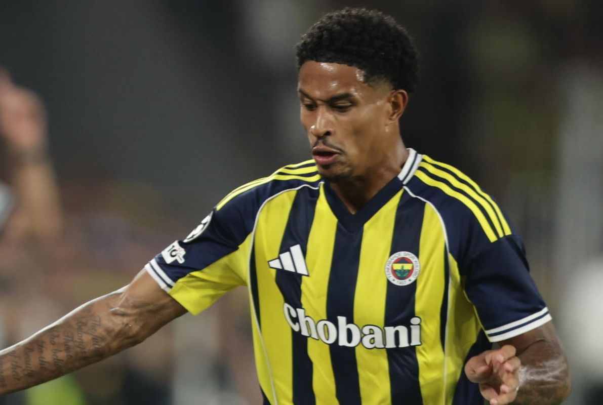 Oosterwolde con la maglia del Fenerbahçe