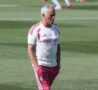 Mourinho durante l'allenamento del Real