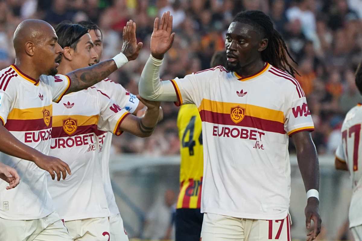 Koné festeggia con Dybala e Malen