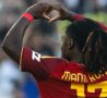 Manu Koné fa il simbolo del cuore