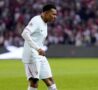 Mbappé dolorante dopo l'infortunio al ginocchio