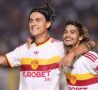 Dybala abbraccia Mora dopo il gol