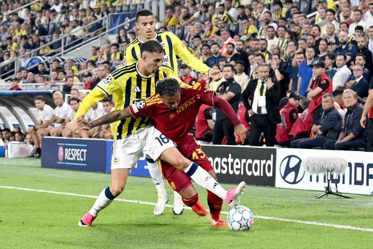 Wesley durante Fenerbahçe-Roma