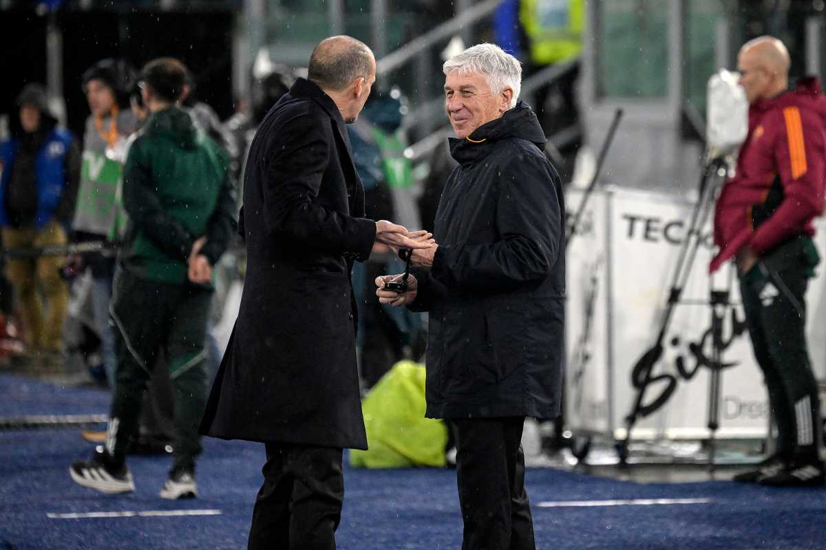 Allegri e Gasperini sorridono a bordo campo