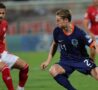 De Jong impegnato in un dribbling