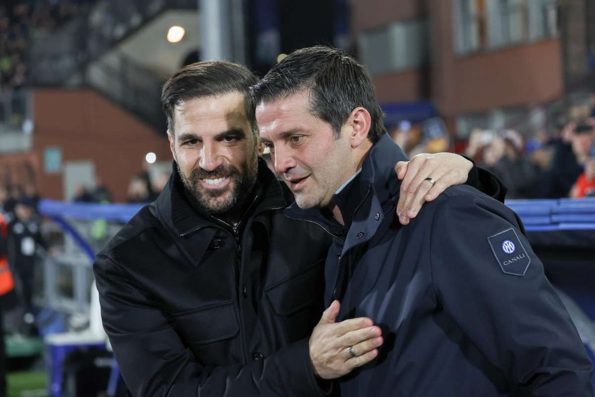 Fabregas e Chivu si salutano a bordo campo