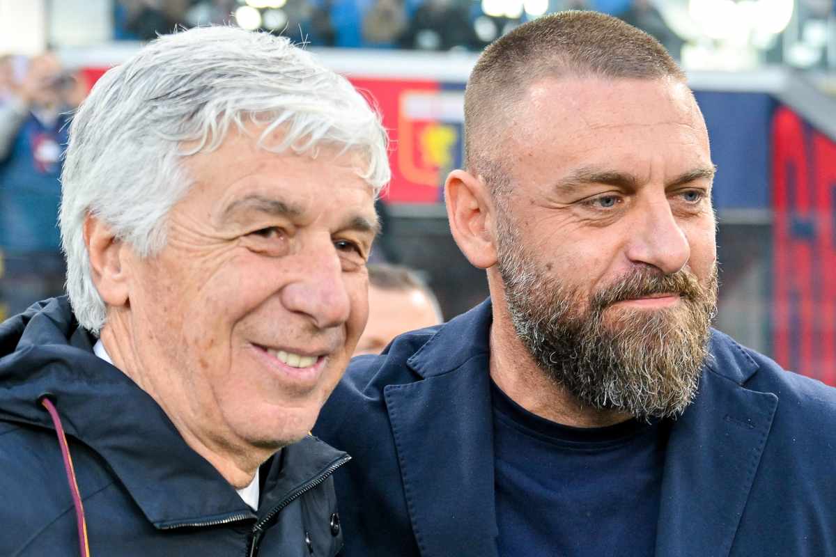 Gasperini e De Rossi sorridenti a bordo campo