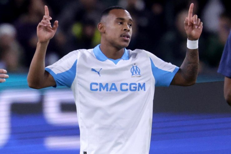 Igor Paixao esulta dopo un gol