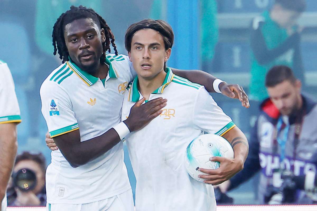 Koné e Dybala dopo un gol